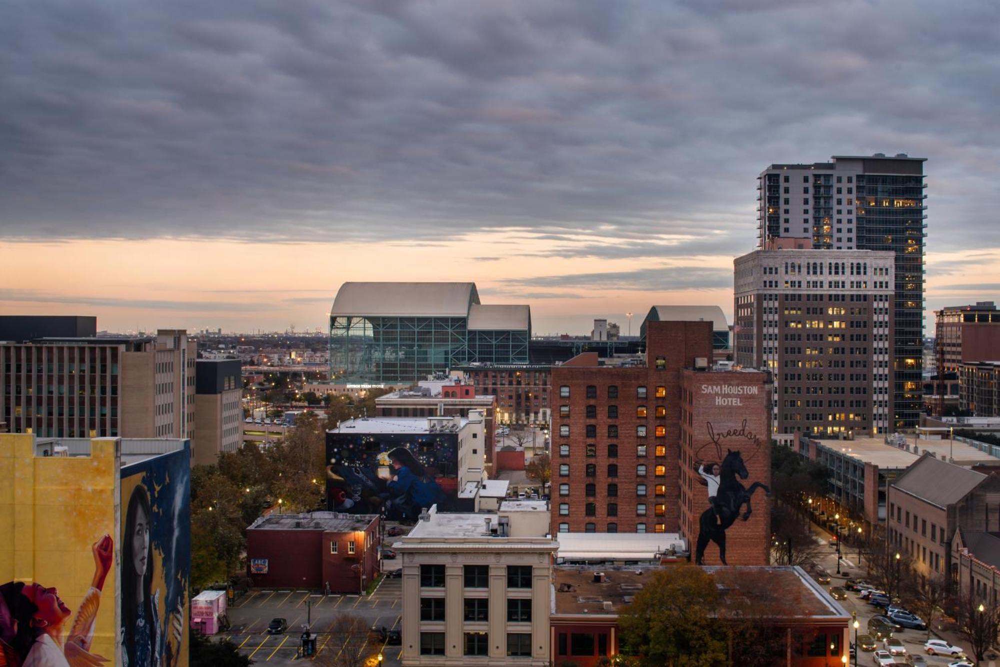 Moxy Houston Downtown Hotel Екстериор снимка