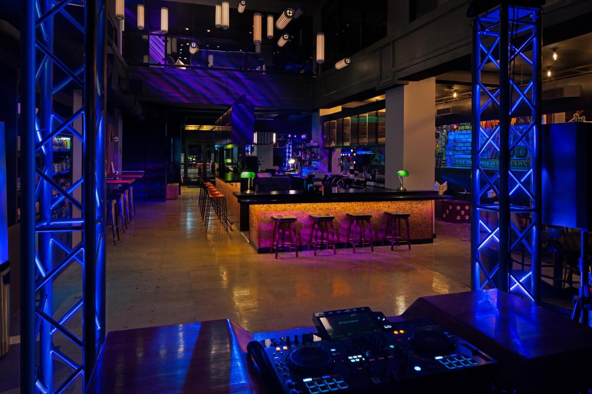 Moxy Houston Downtown Hotel Екстериор снимка