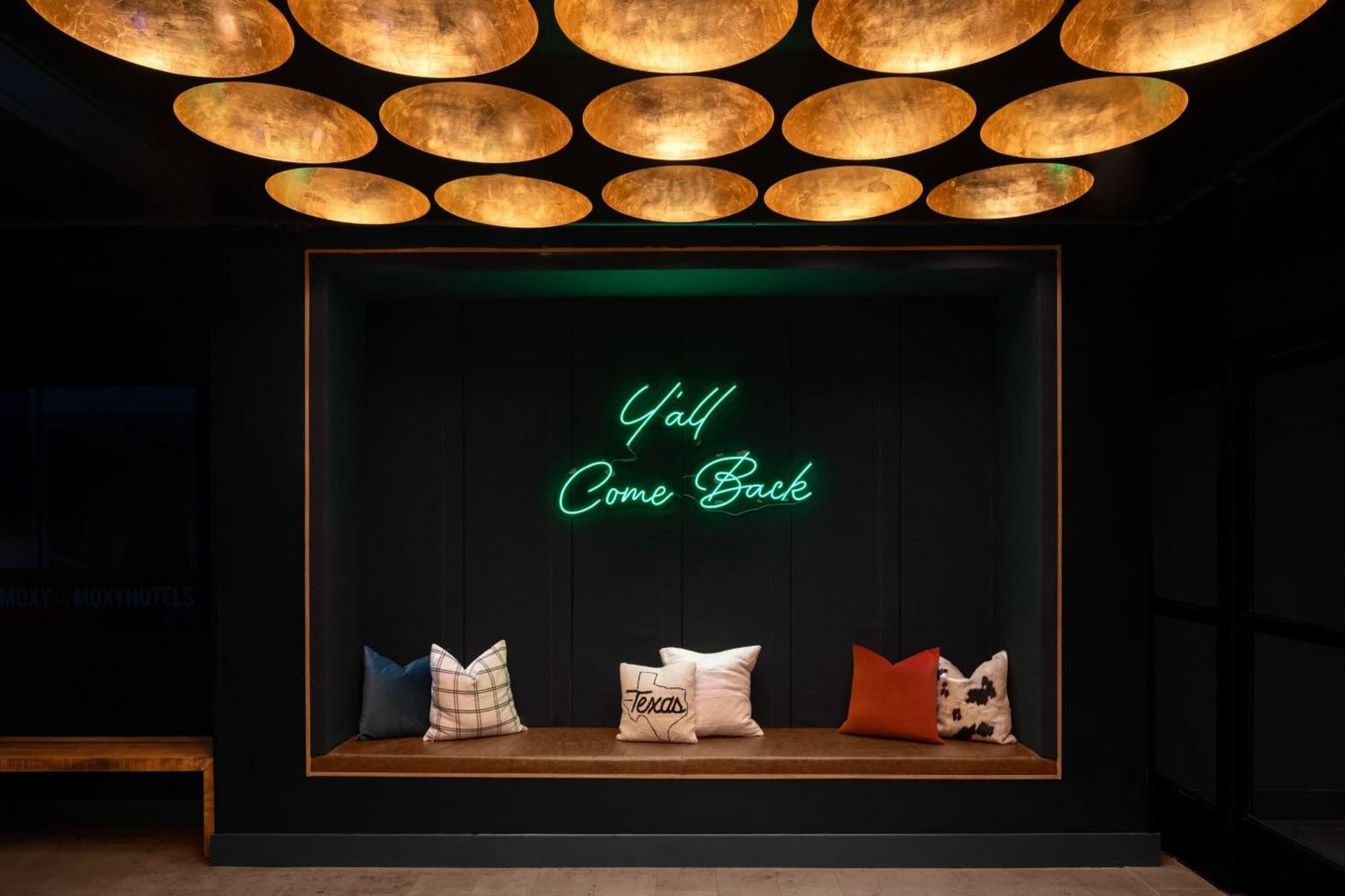 Moxy Houston Downtown Hotel Екстериор снимка