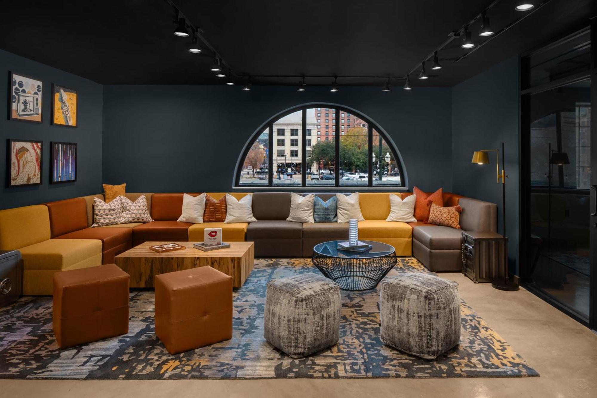 Moxy Houston Downtown Hotel Екстериор снимка